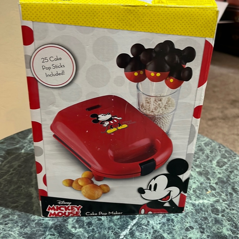 Mickey Mouse Cake Pop Maker